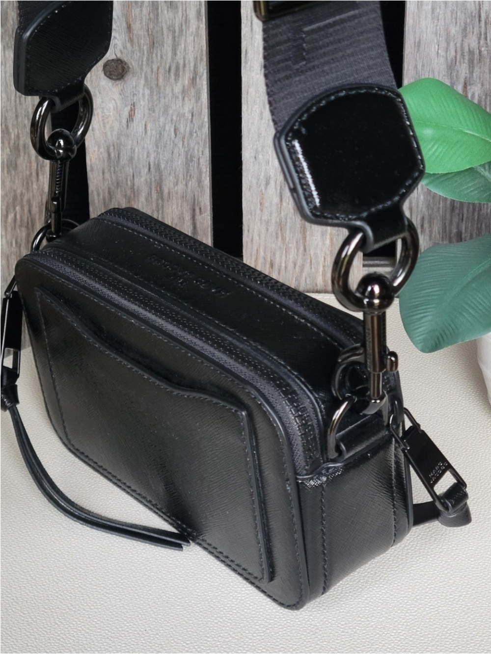 Marc Jacobs The Snapshot Leather Crossbody Camera Bag - Picture 3 of 9